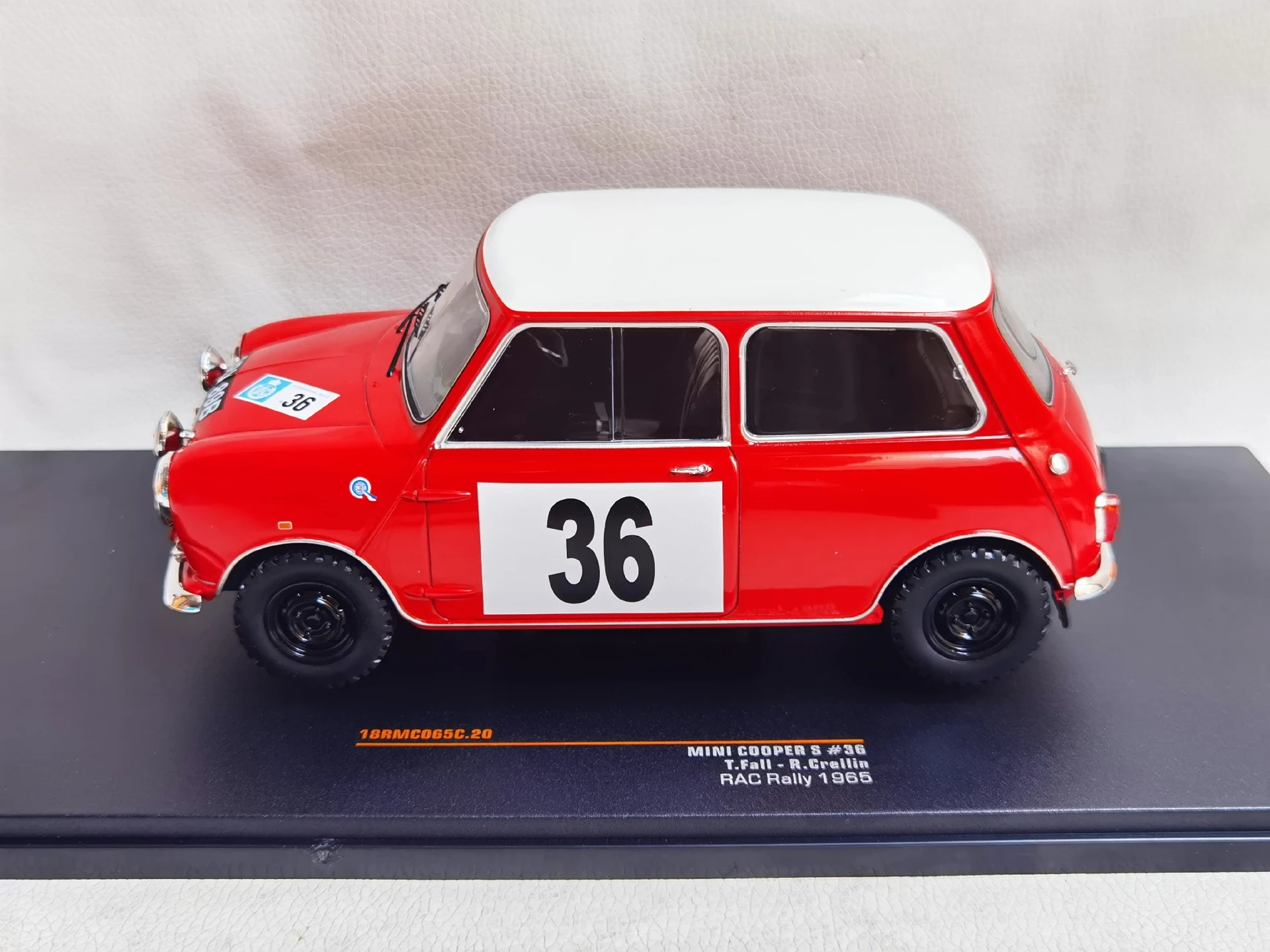 Diecast IXO 1/18 Scale MINI COOPER S #36 1965 B5 Alloy Car Model
