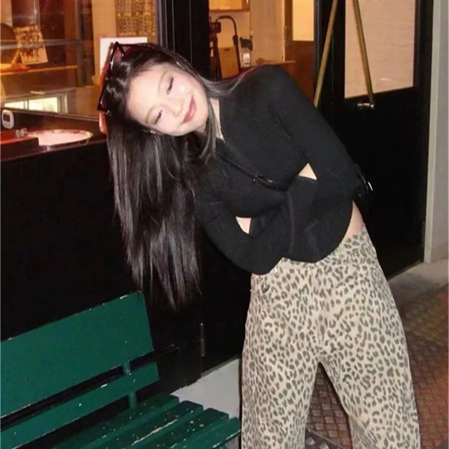 เสื้อยืดแขนยาวทรงสลิมฟิต ซิปยาว คอตั้ง เสื้อยืดผู้หญิงอินเทรนด์แฟชั่นลำลอง