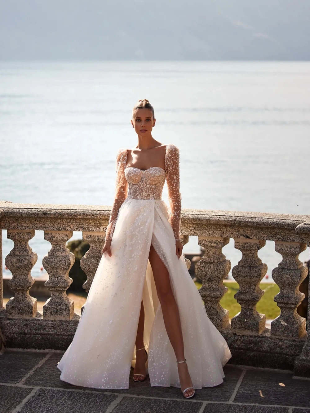 2026 جديد انفصال كم مطرز فستان الزفاف الحبيب الرقبة عالية الشق فستان زفاف مخصص فساتين رشيقة للعروس