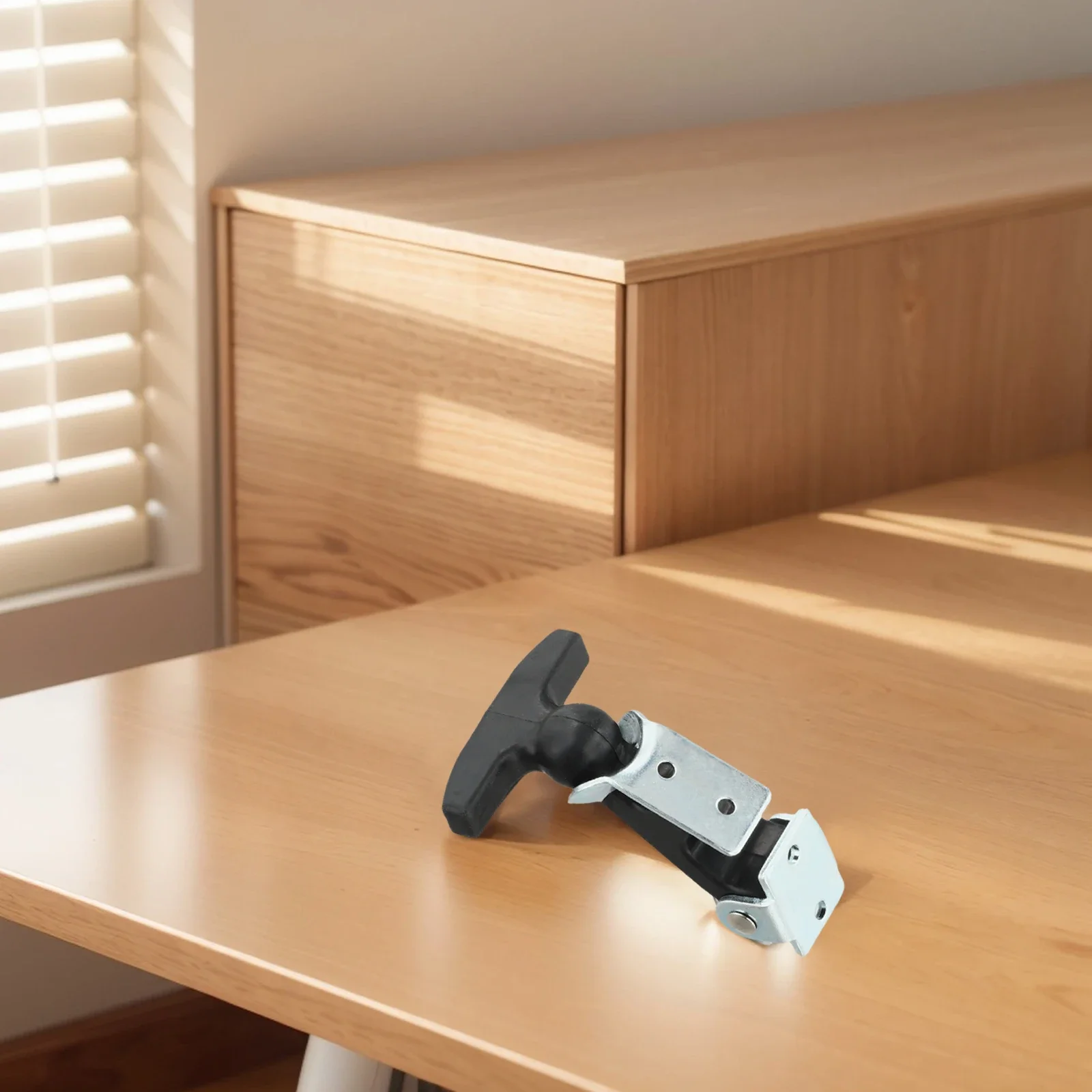 Rubber Hood Latch Stainless Steel T Handle For Installation Stainless Steel Brackets Comfortable Grip Compact Structure