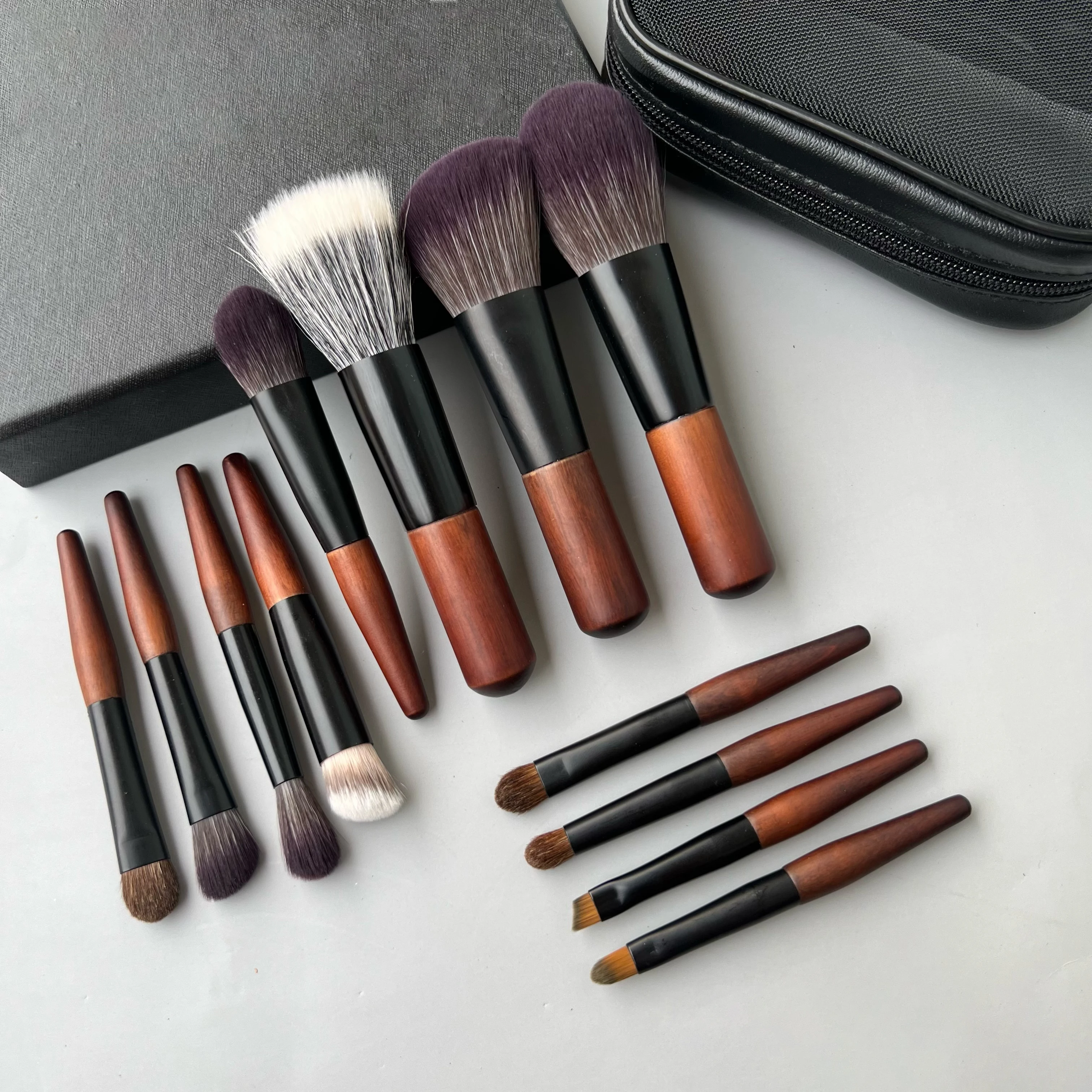 12-Piece Natural and Synthetic Hair Makeup Set Custom Logo Portable Makeup Brush Travel Size Makeup Brush