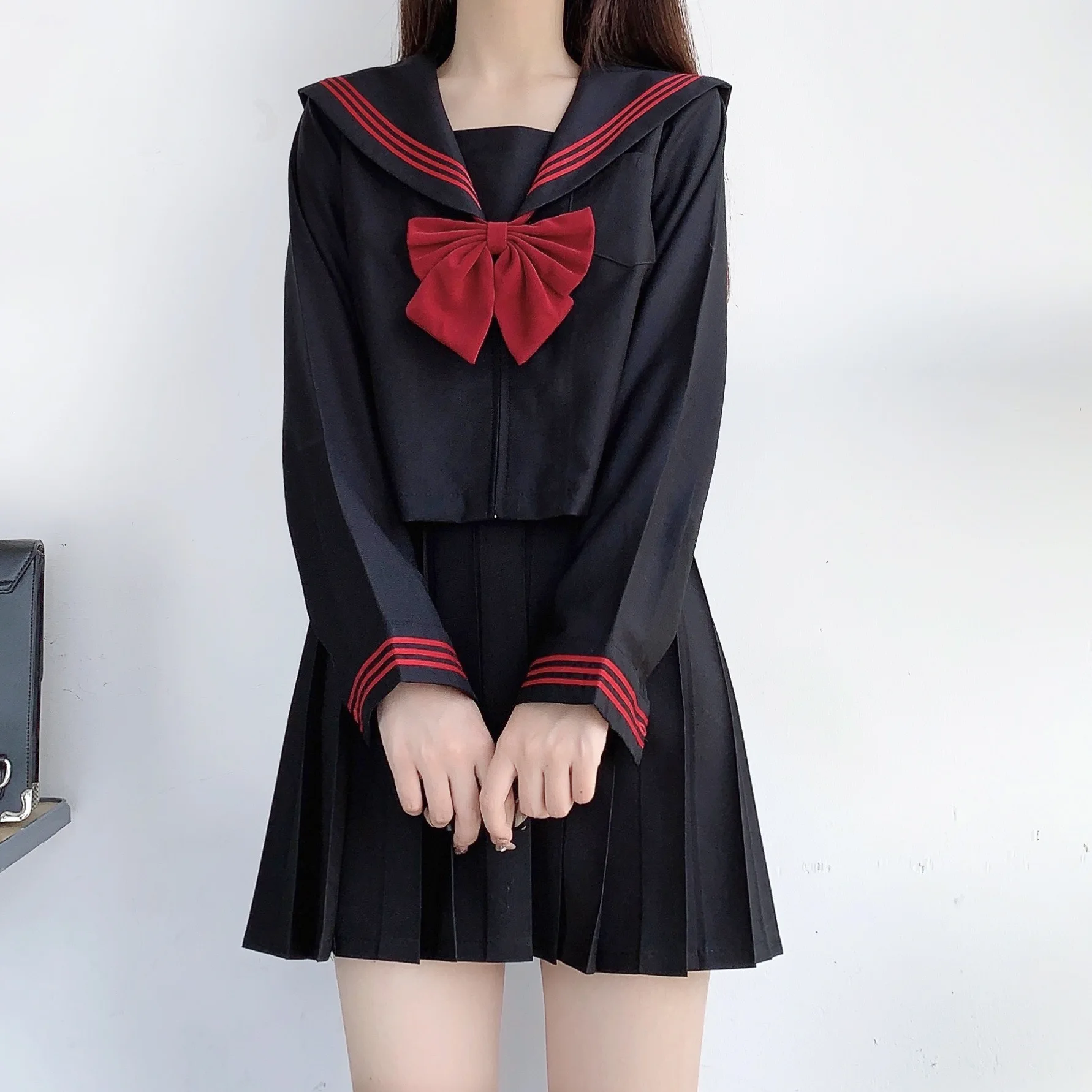 Uniforme scolastica giapponese Ragazza Jk Abito Cravatta rossa Tre uniformi da marinaio di base Donna Abito sexy a maniche lunghe primaverile e autunnale