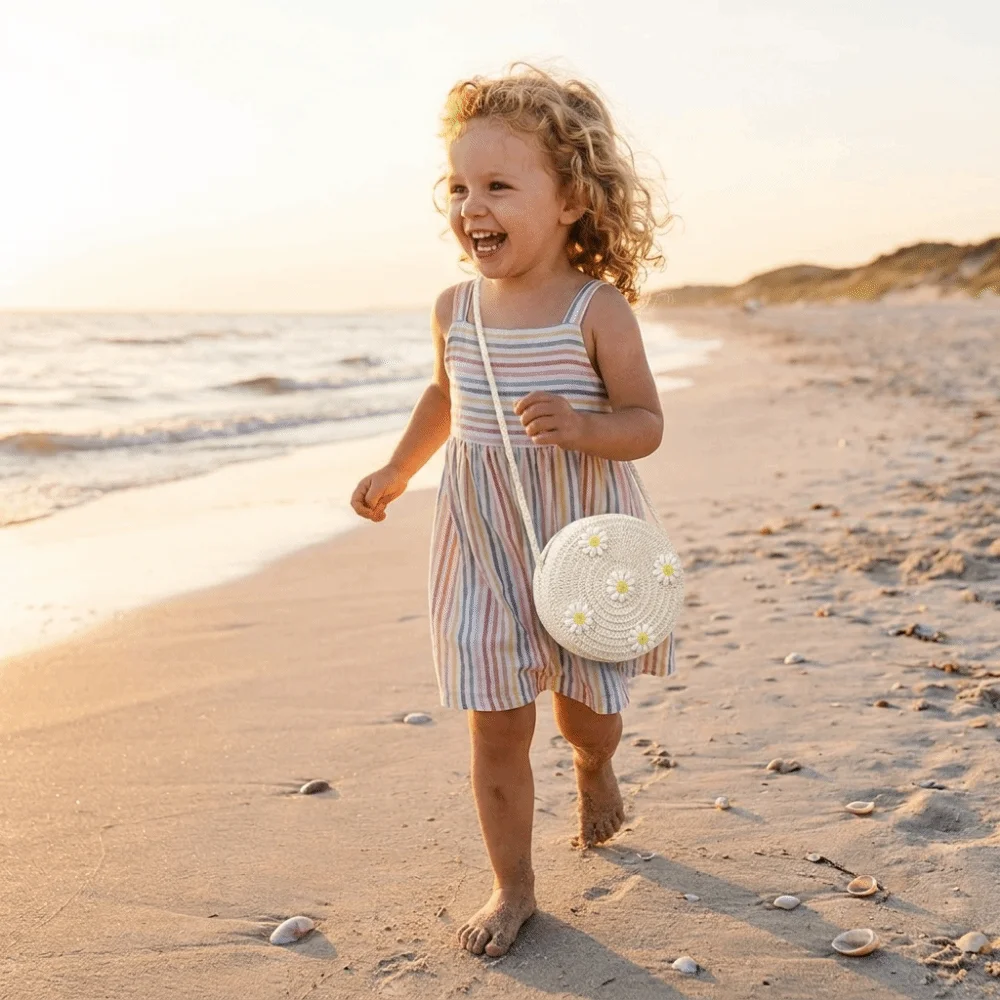 

Fashion Small Daisy Straw Bag Round Shape Woven Crossbody Bag Handmade Summer Beach Bag for Children Girls