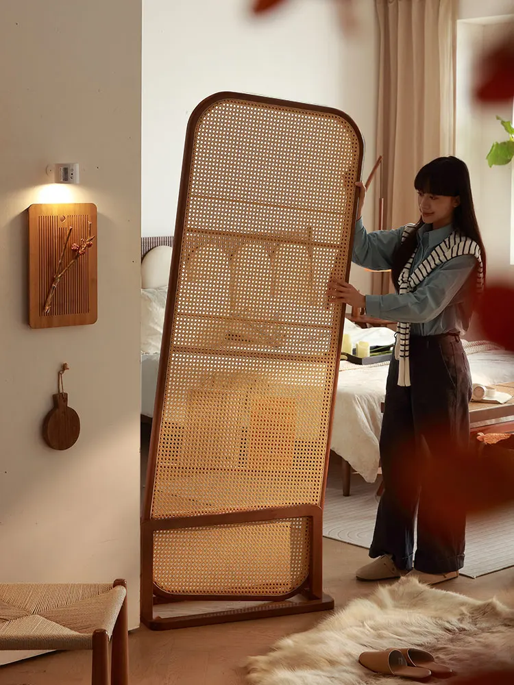 

Chinese retro solid wood screen partition, facing the door and porch, blocking the mobile sofa magazine rack
