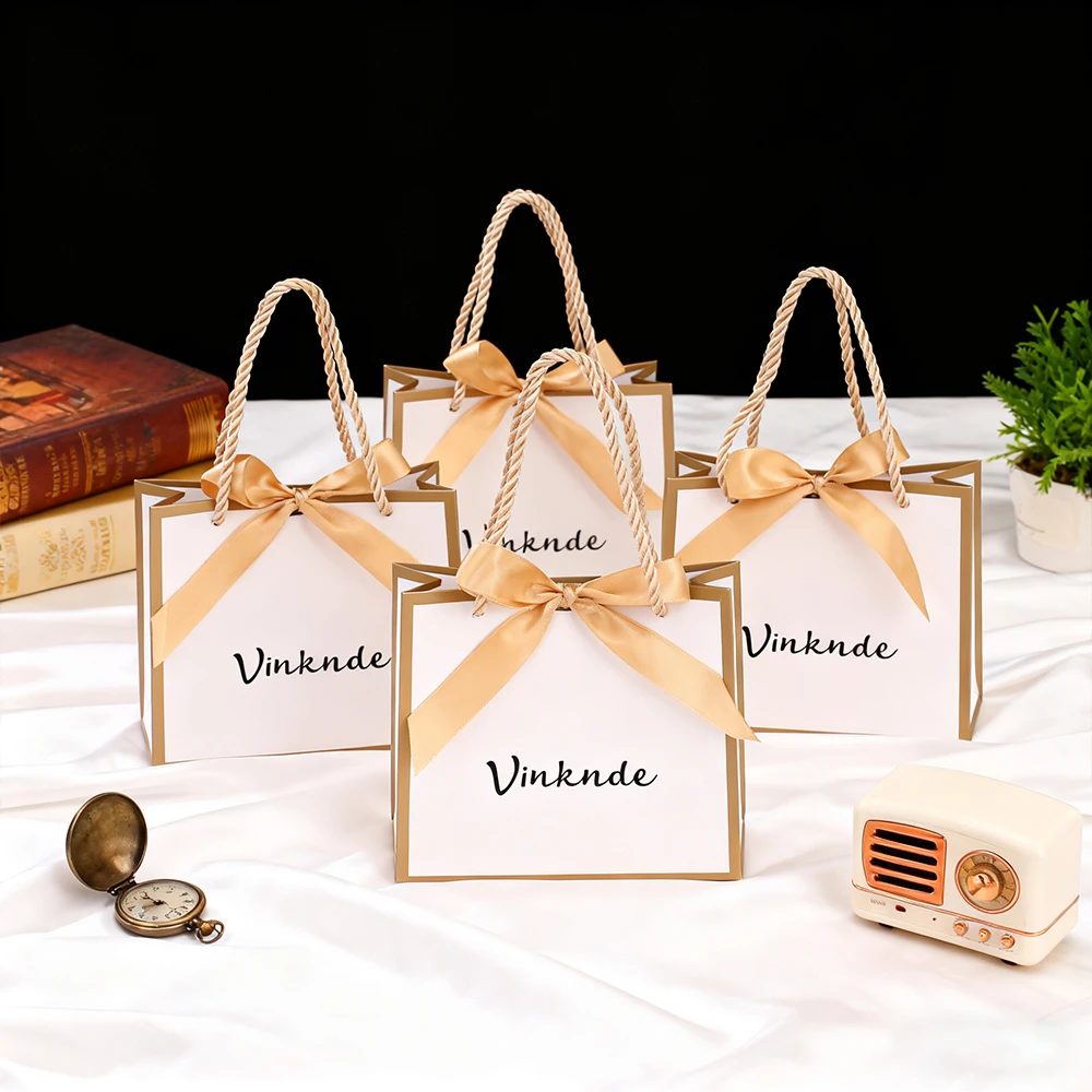 

Роскошный индивидуальный логотип, белая карта, подарочная бумажная сумка-тоут, свадебные сумки для упаковки конфет для ожерелья, ювелирных изделий, бизнеса с ленточной ручкой