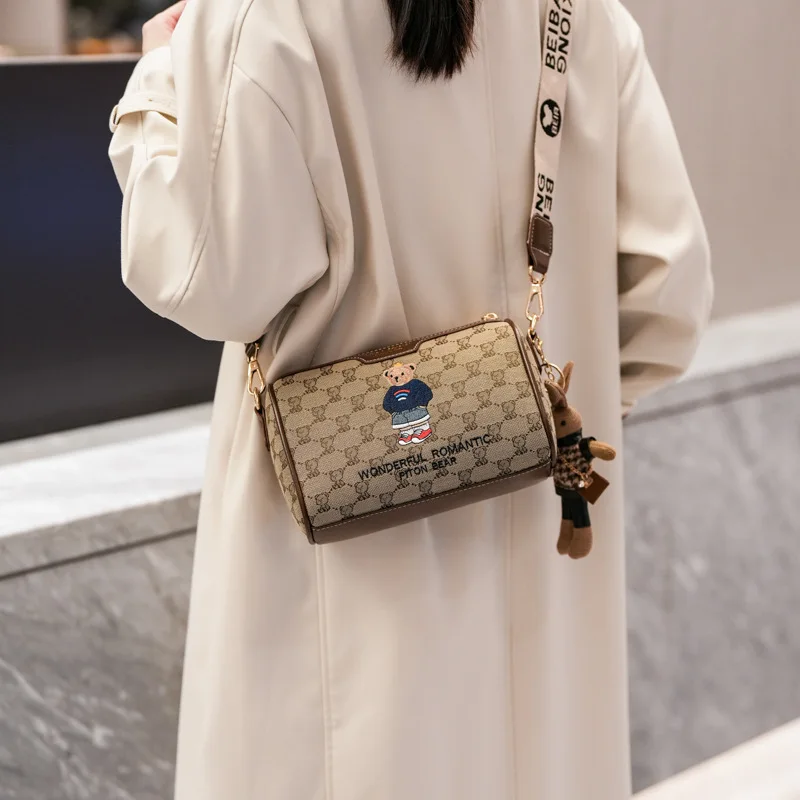 

Fashionable Embroidered Canvas Crossbody Bag Women's Shoulder Casual Pillow Bag with Texture And Cartoon Bear Model