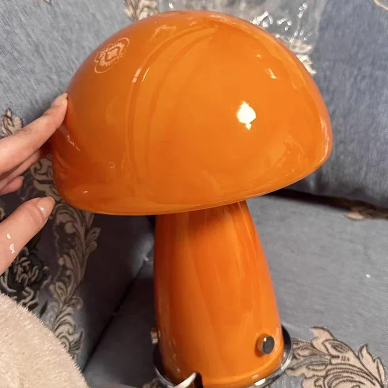 Italian Designer Cute Mushroom Decorative Table Lamp girl Desk Ornaments Room ornaments Post modern Retro led lamps Livingroom