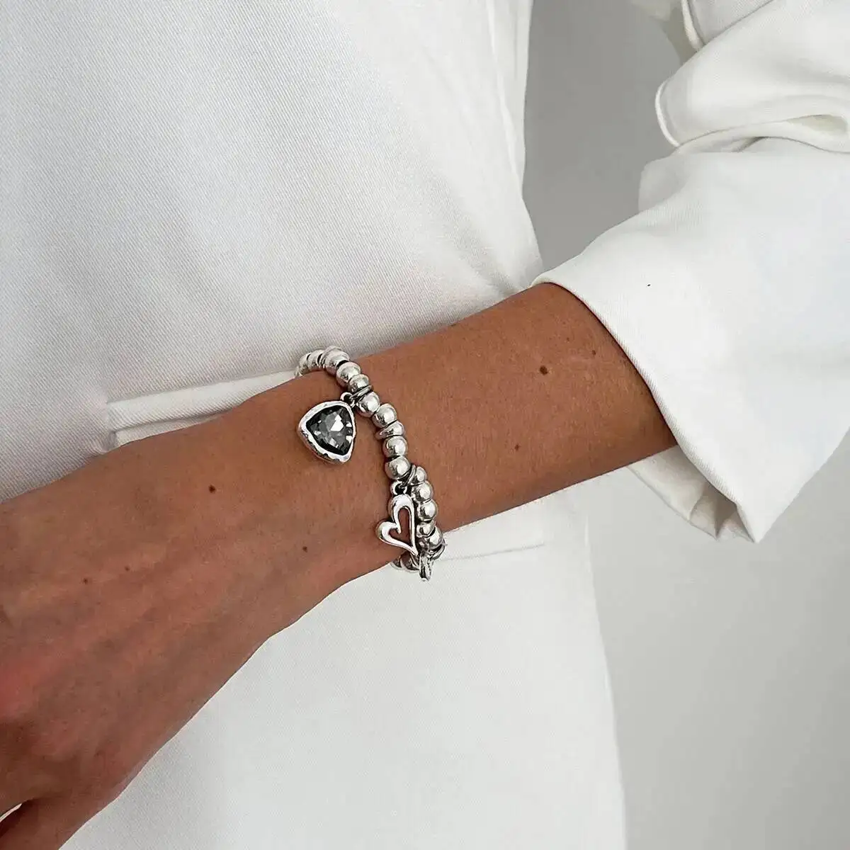 

Lacteo Acrylic Love Heart Pendant Bracelet Creative Exquisite Adjustable Charm Jewelry Women Men 2026 Fashion Daily Accessory