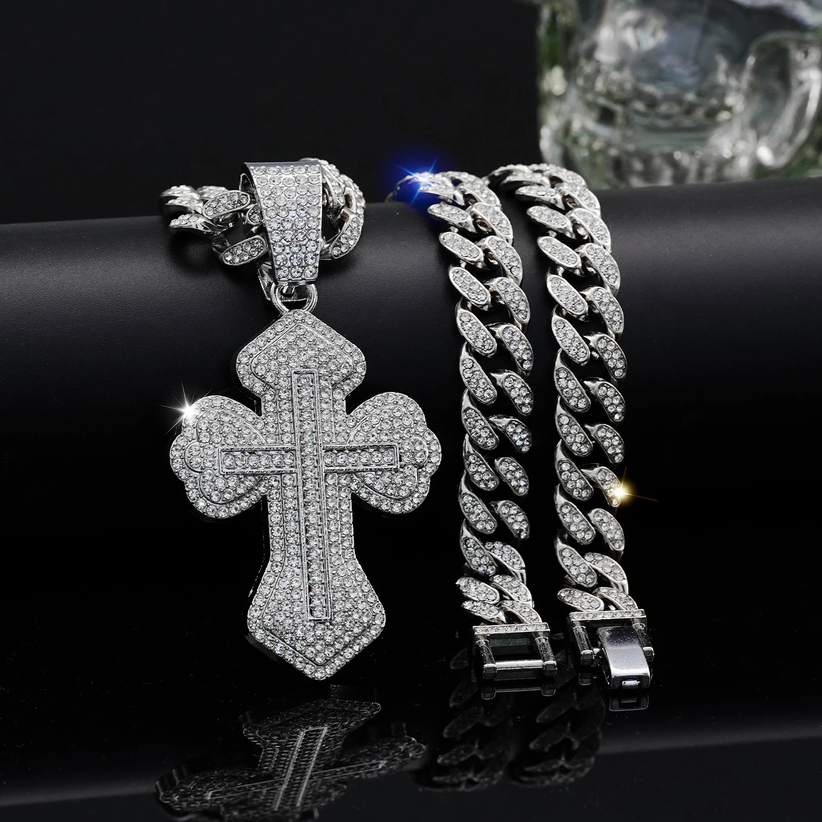 Fashionable Hip-Hop Cuban Chain With Large Cross Pendant Necklace, Suitable For Men's Daily Wear, Gift Giving