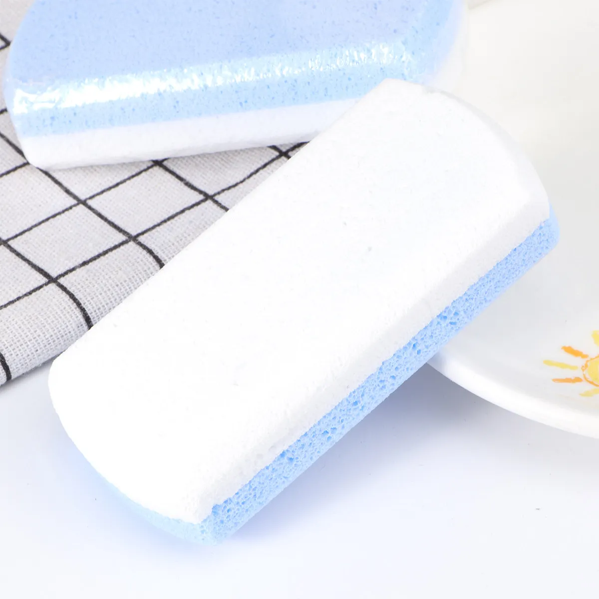 

Набор из 4 штук: двухцветные абразивные пилки-пемзы для ног, удалители мозолей и огрубевшей кожи, отшелушиватели для пяток, для гладкой и мягкой кожи