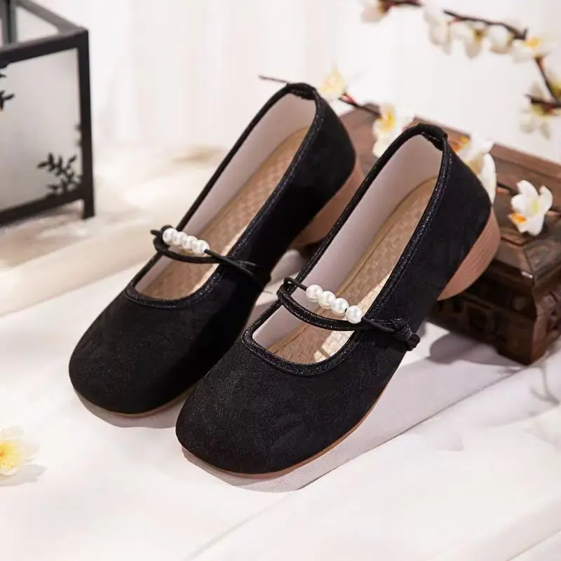 女性の新しいローヒールソリッドカラーチャイナシューズエスニックスタイルラウンドトゥ浅いスリップオン漢服靴軽量レトロ布靴