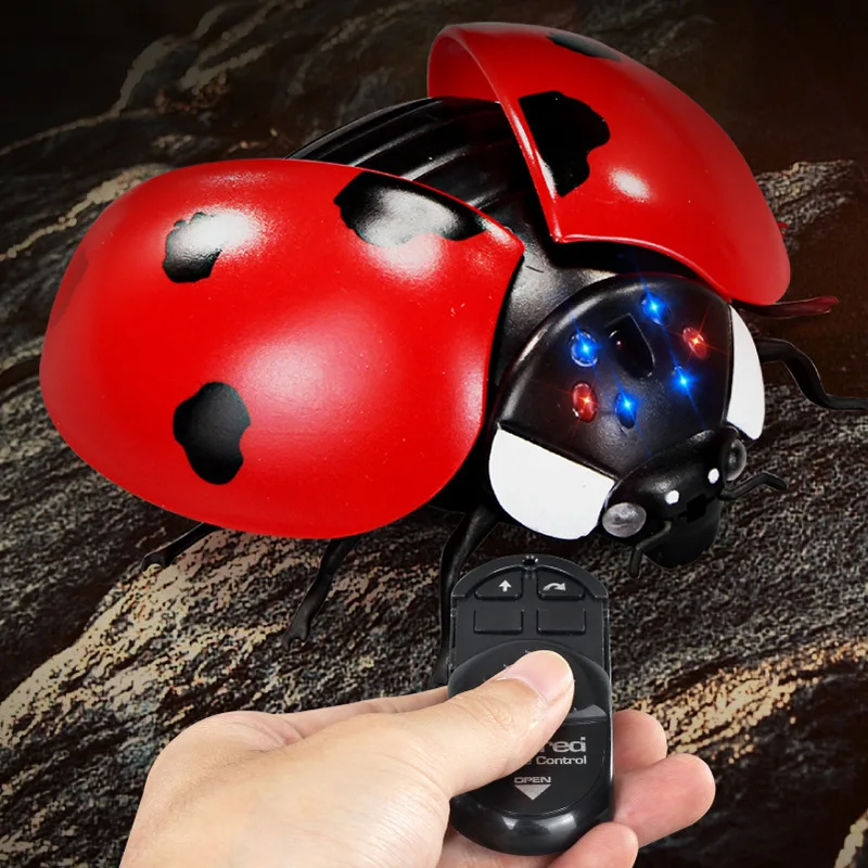 Infrared Remote Control Electric Simulation Shining Ladybug Insect Prank Toy Model, Children's Halloween Funny Gift,XT245