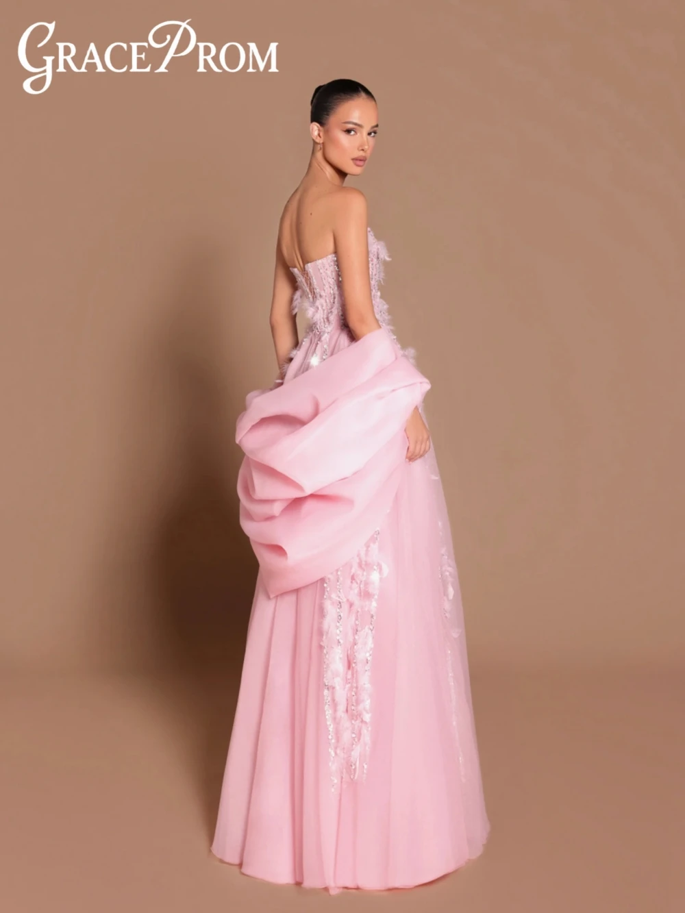 Rosa frisado penas a linha vestido de noite longo com xale elegante sem alças vestido de festa de casamento 2026 novos vestidos de baile personalizados