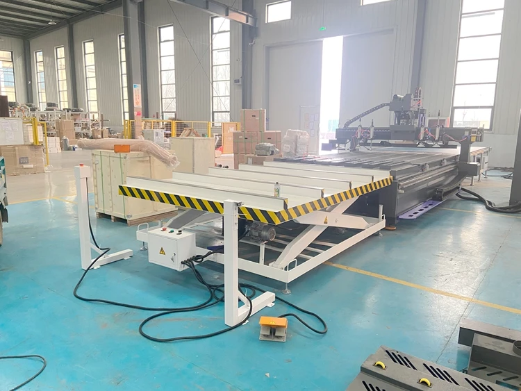 ATC 자동 도구는 업 로딩 및 다운 로딩 재료 테이블로 CNC 라우터 2030을 변경합니다. ATC CNC 목재 라우터