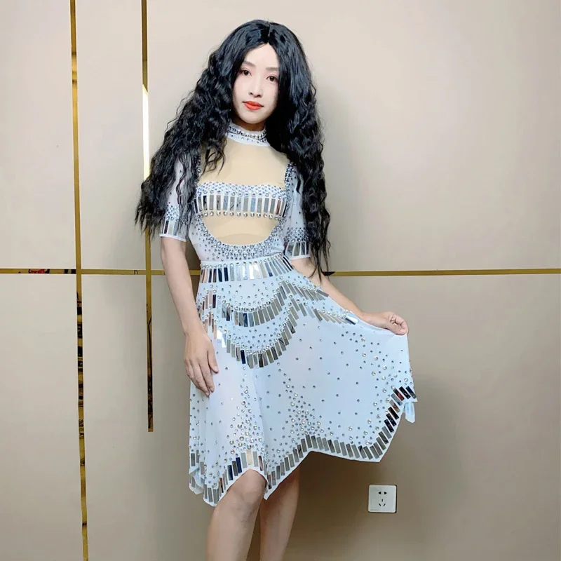 Abiti da sera da festa bianchi a maniche corte con paillettes e strass Abito da donna Festival Outfit Compleanno Festeggia il costume XS6958