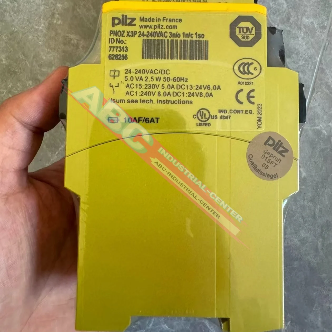 

Новое реле безопасности в коробке 750105 7735313