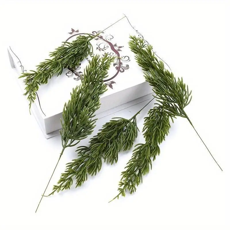 10 Stück grüne Kiefern-Weihnachtsblätter, Dekorationen für Zuhause, Hochzeitskränze, DIY künstliche Pflanzen – Detail 5