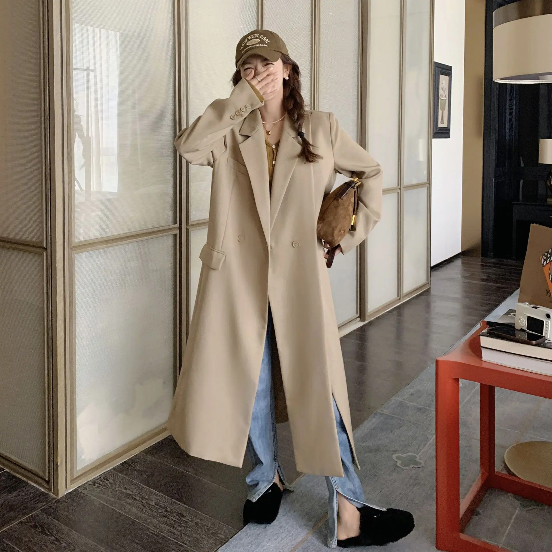 

SuperAen 2023 Autumn Korean Loose Simple Slit Design Chic Double Breasted Button Long Trench Coat