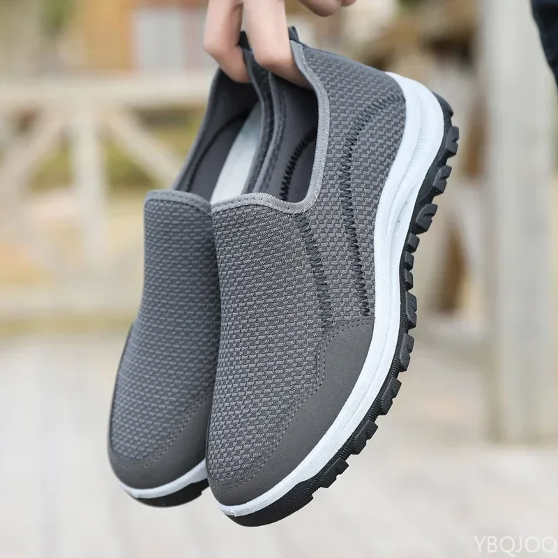 

2024 summer casual men's shoes loose light and breathable slip-on slip-on shoes casual mesh fashion men's shoes