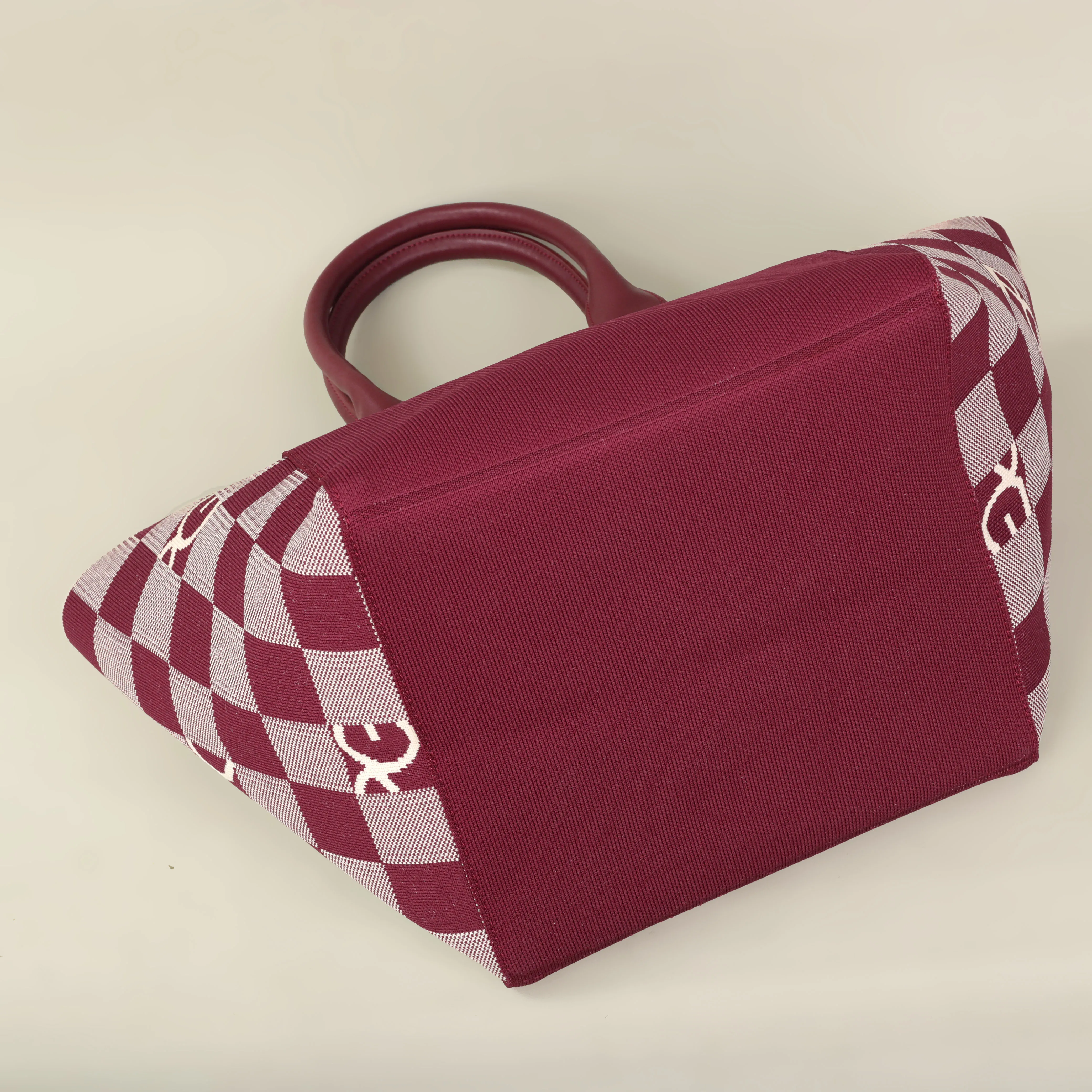 PG 2026 Elegantes Design Marken-Handtasche mit Gravur, Exquisit, Große Kapazität, Klassisch, Langlebig, Elegant, Modisch, Casual – Detail 19