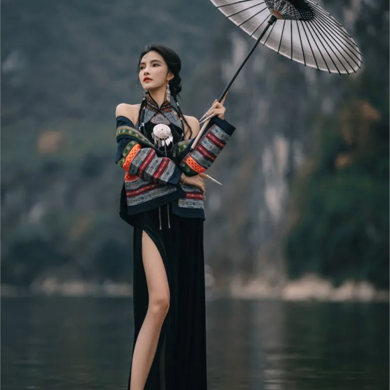 Fotografia fotografica in stile cheongsam femminile con abito nazionale