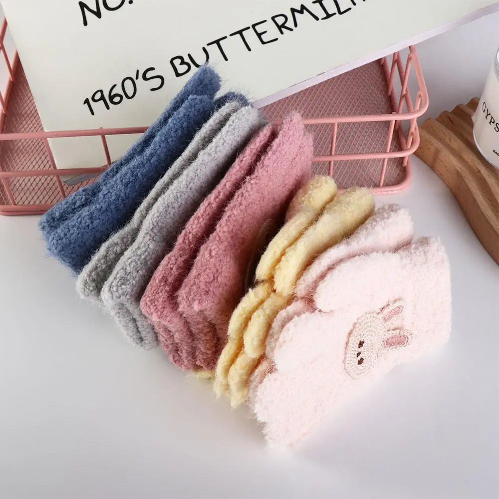 

Winter Bear Baby Fluffy Gloves Rabbit Flower Cartoon Pattern Gloves Full Finger Solid Color Knitted Mittens Boy