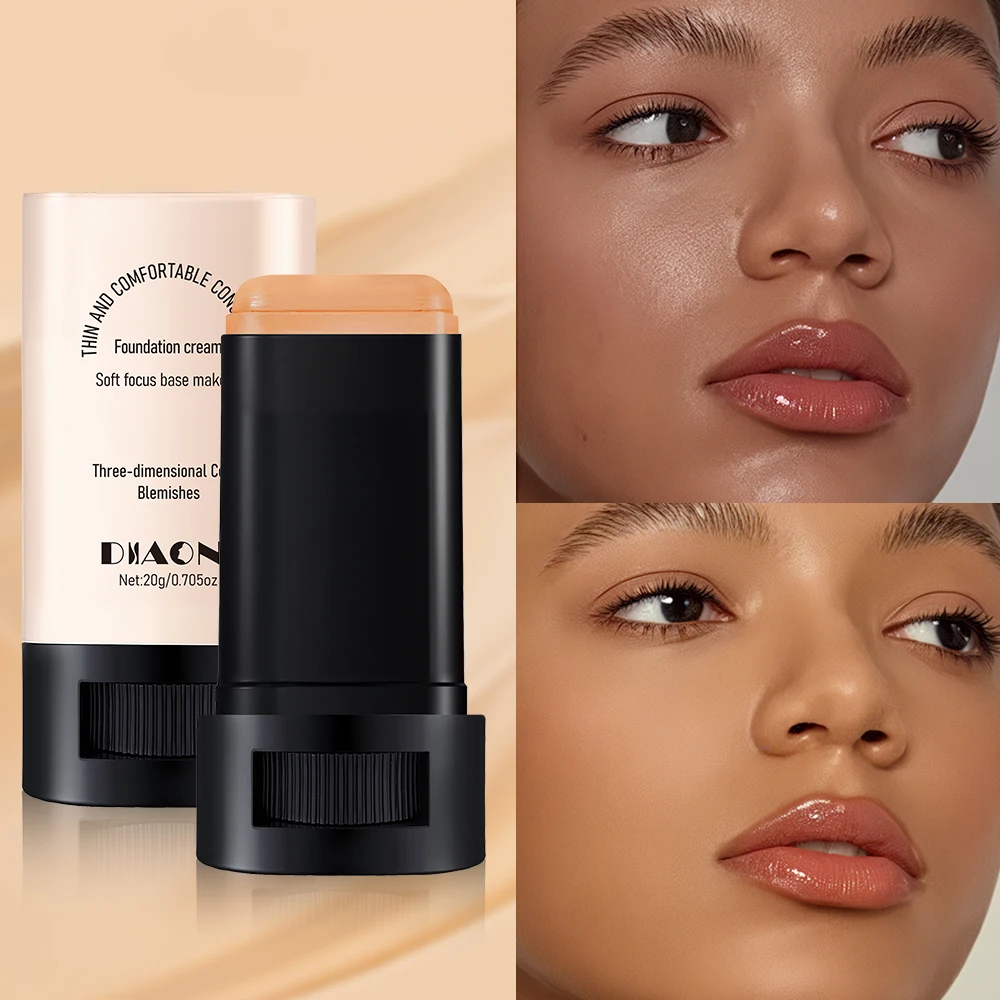 Full coverage concealer is applied smoothly to cover blemishes and pockmarks, lasting natural makeup effect