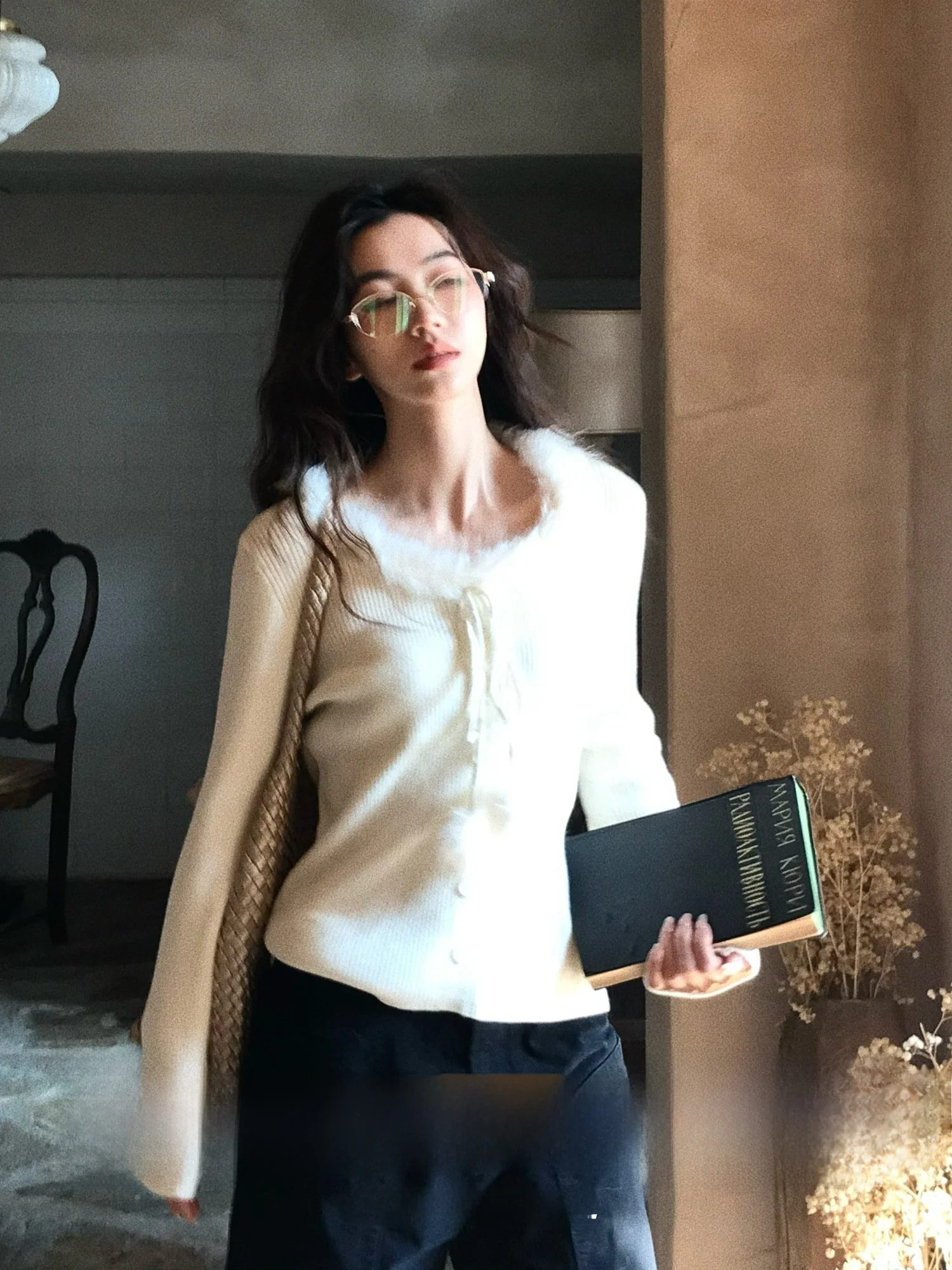 

French Sle Knitted Sweater Soft Polyester Blend Long Sve round Ne with Bow Tie New Arrival Spring Season Ladies Top