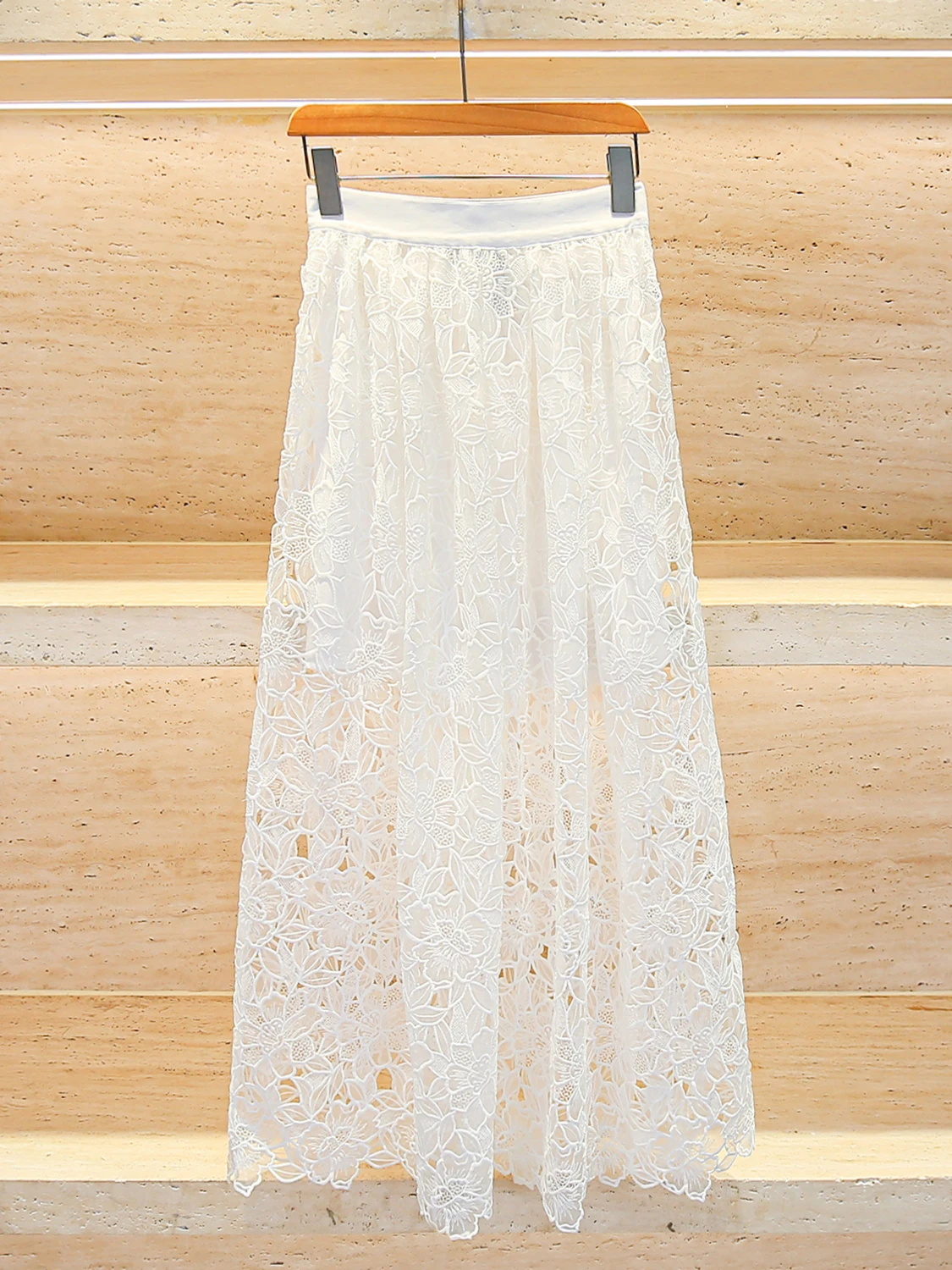 엠홈 나누 하이엔드 여성 롱 레이스 펀칭 하프 스커트 우아한 출퇴근 스타일 하이웨이스트 A라인 미디 스커트