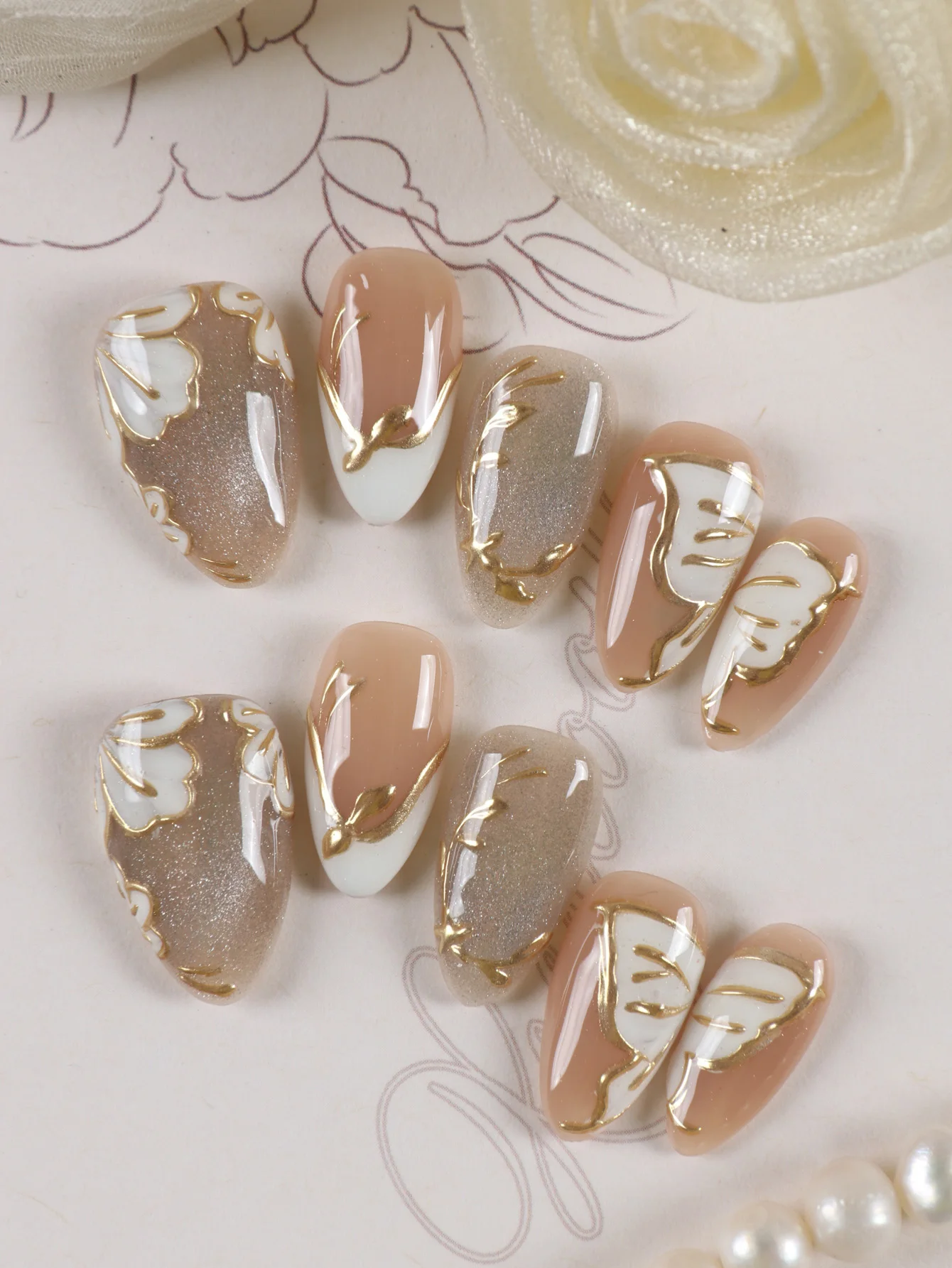 

10Pcs Press on Nails Short Cat's Eye White Butterfly Press on Fake Nails Includes 1 Sheet of Adhesive Tabs & 1 Pc Mini File