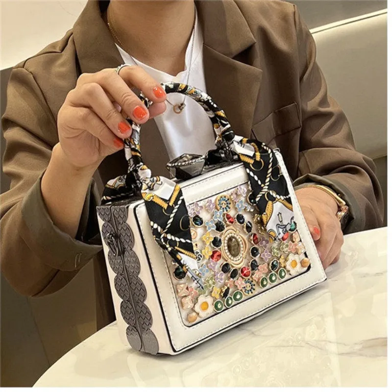 2026 New Diamond Studded Fashionable Light Luxury High-end Crossbody Small Square Bag for Women's Versatile Shoulder Bag