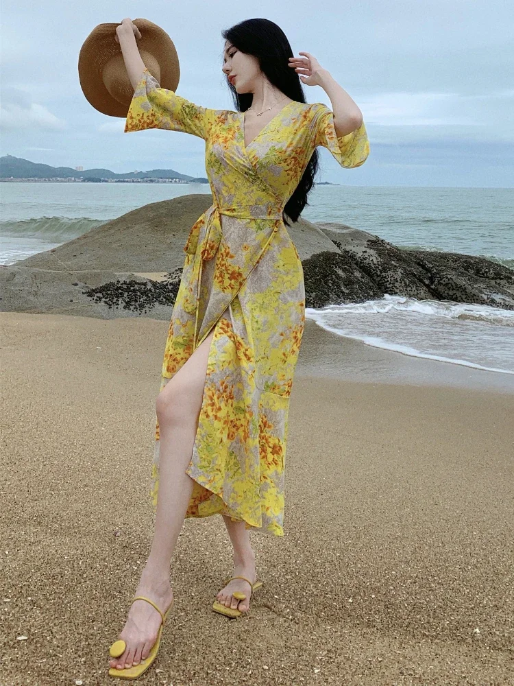 Sexy midi vestido feminino bodycone verão férias francês temperamento senhora com decote em v elegante vintage cintura alta ins bandagem impressão na moda fenda