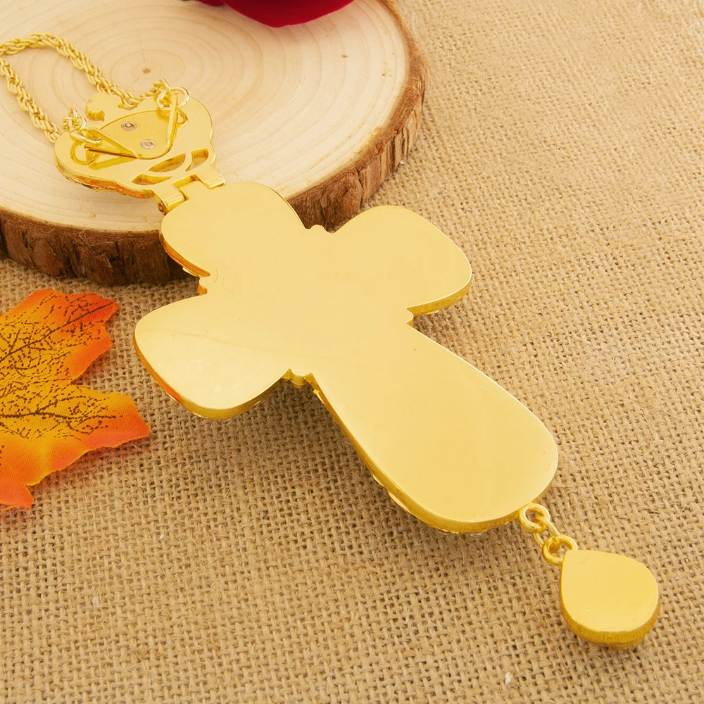 HTISOK Orthodoxes Kreuz-Anhänger, Zinklegierung Jesus-Anhänger, vergoldet mit gelben Edelsteinen und Strasssteinen, Geschenkbox Priesterkreuz – Detail 6
