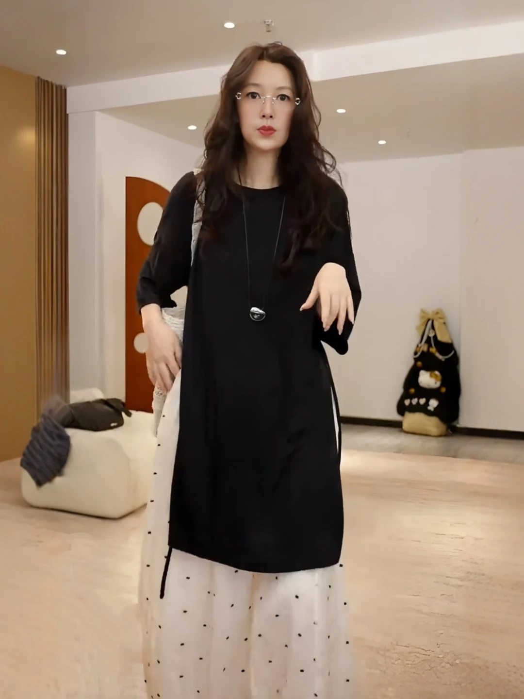 plus Size Women's Casual Style Mid-Length Split T-Shirt Loose Fit Butt Covering Five-Sleeve Top Comfortable Breathable