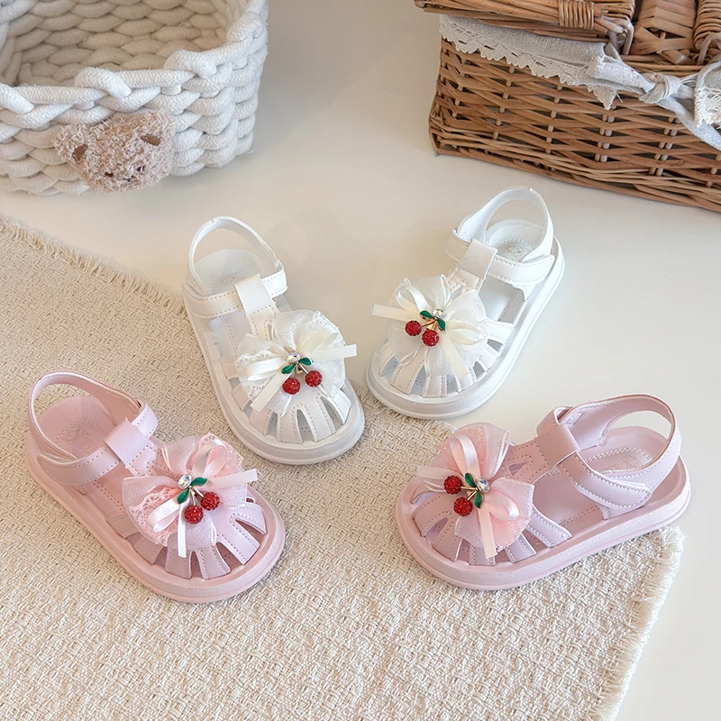 

Kids Beach Shoes T-strap Sweet Lace Bows Children Sandals Korean Style Versatile 2026 Summer New Girls Princess Shoes Soft