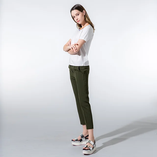 

Новые повседневные брюки 2024 года, универсальные, из девяти частей, цвет оливковый, из полиэфирного волокна (89,9%) и полиуретанового эластичного волокна (0,1%)