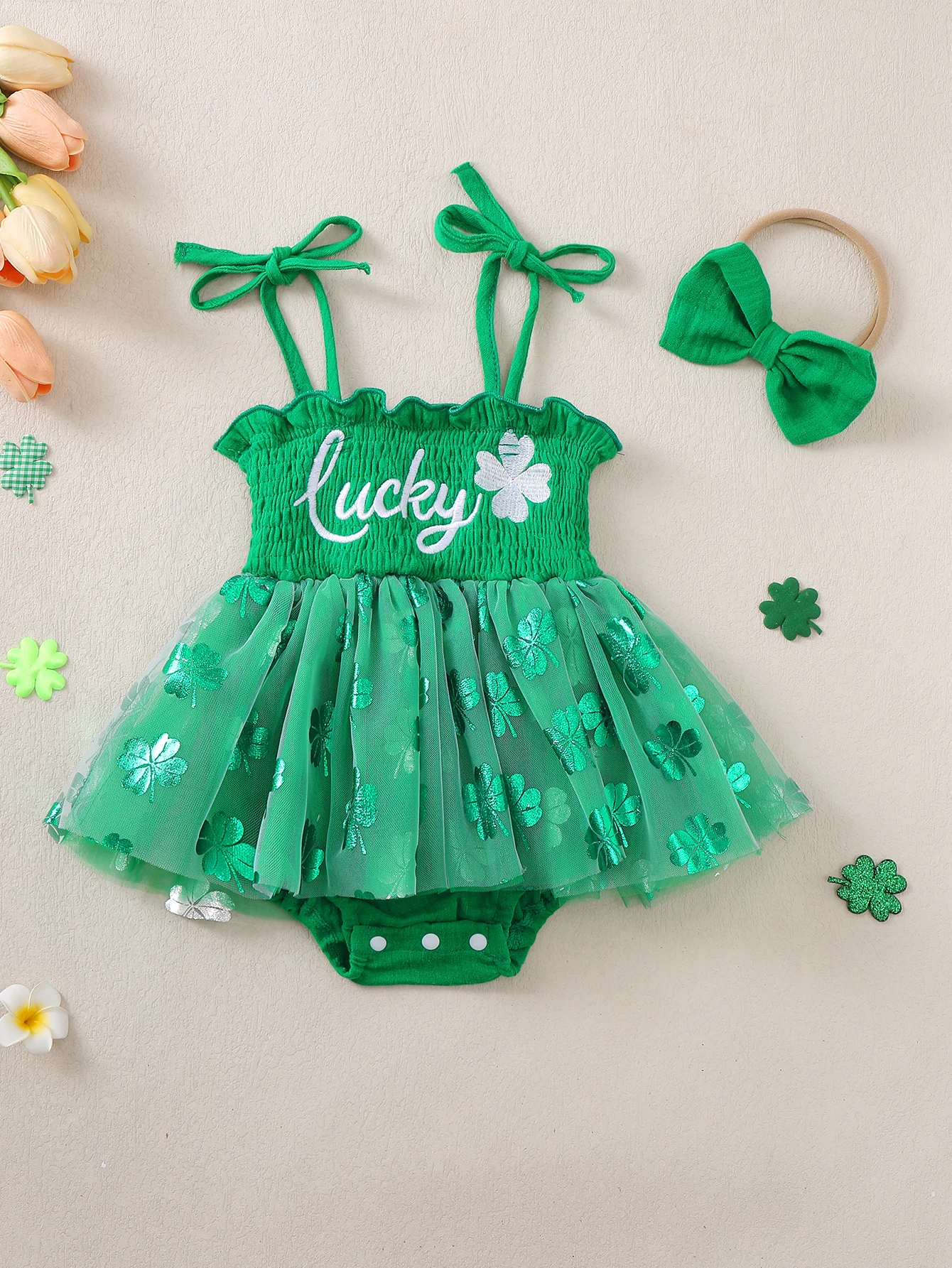 

Зеленое платье для девочки с узором в виде четырехлистного клевера, с бретельками на шее и повязкой на голову, комплект детской одежды