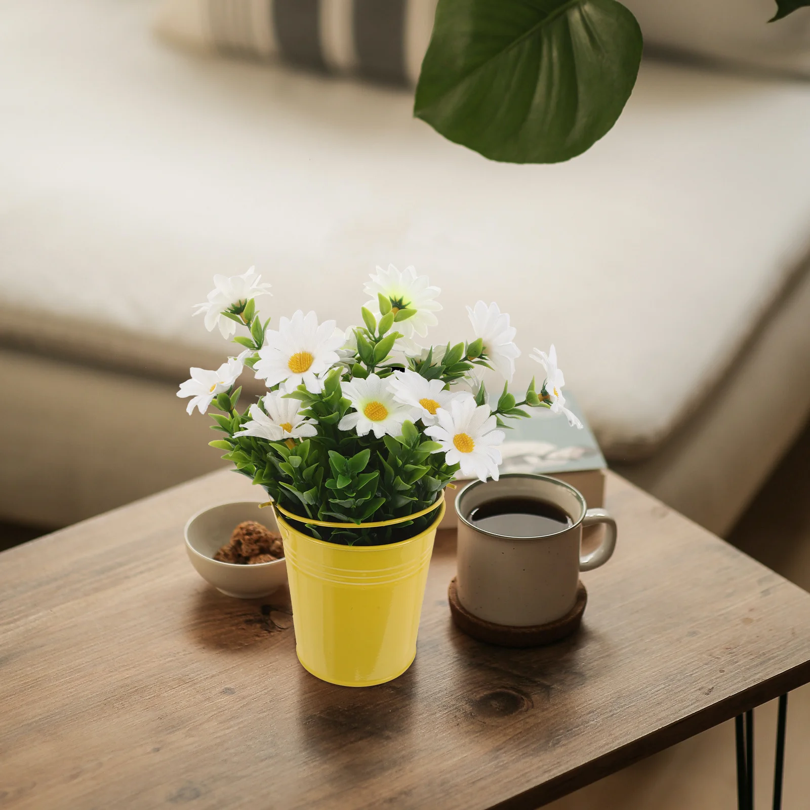 

Realistic Artificial Daisy Potted Flower Lifelike Fake Plant for Living Room Bedroom Desktop Decor Wedding Photography Prop