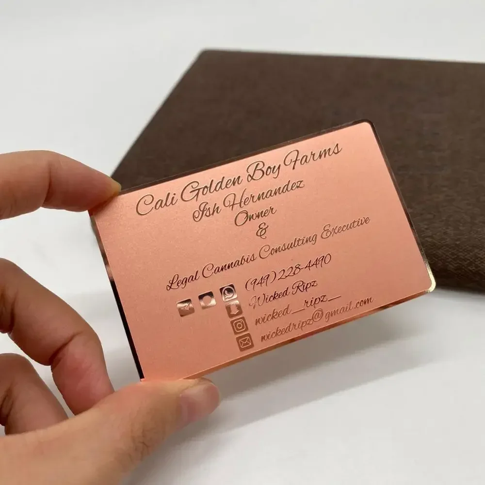 بطاقات ائتمان معدنية فارغة فاخرة عالية الجودة بحجم بطاقات عمل معدنية من الفولاذ المقاوم للصدأ باللون الذهبي الوردي