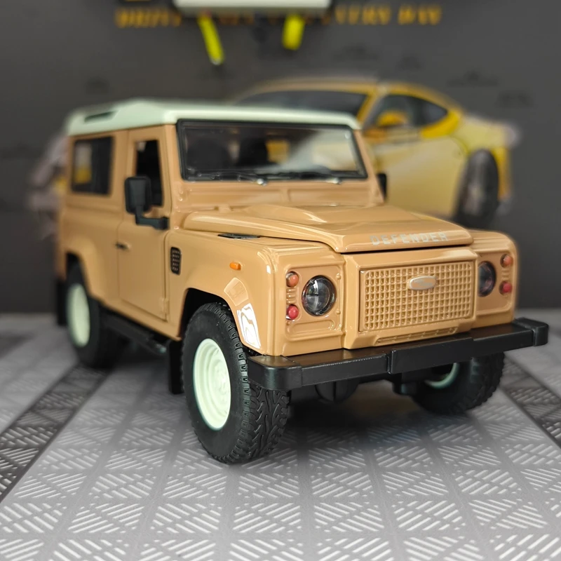 

Модель внедорожника Land Rover Defender из сплава, масштаб 1:24, ретро-джип, статическая модель, двери и капот открываются.