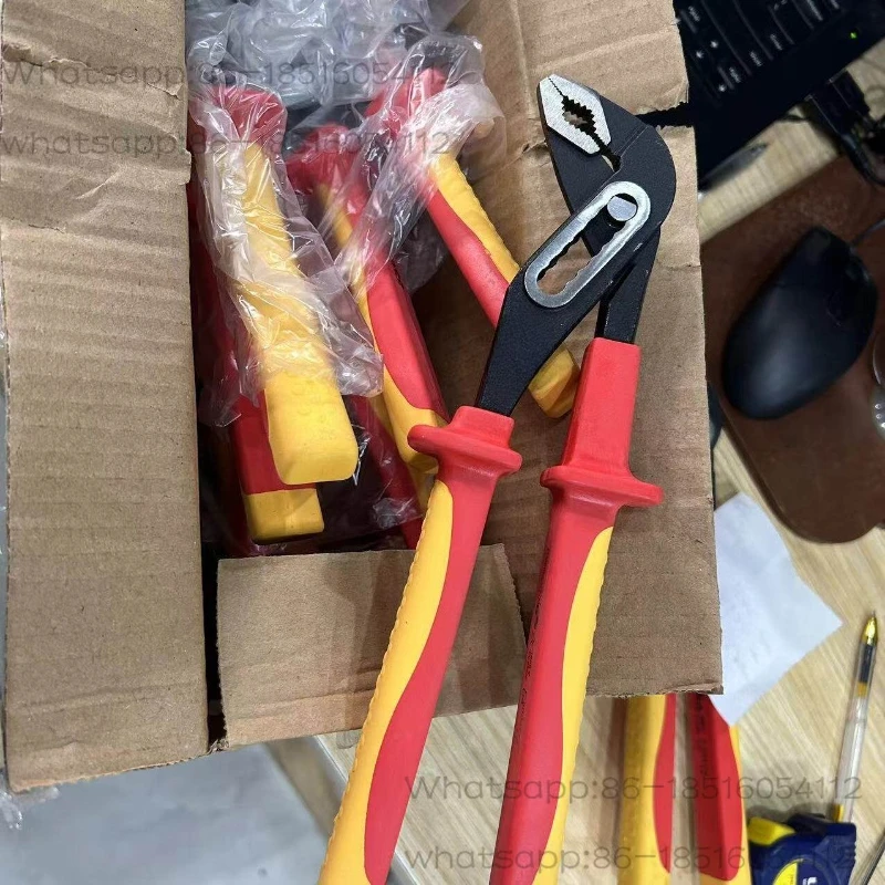 Stock, Shanghai insulated water pump pliers 10 inches, the maximum opening of water pipe pliers is 7.9CM.