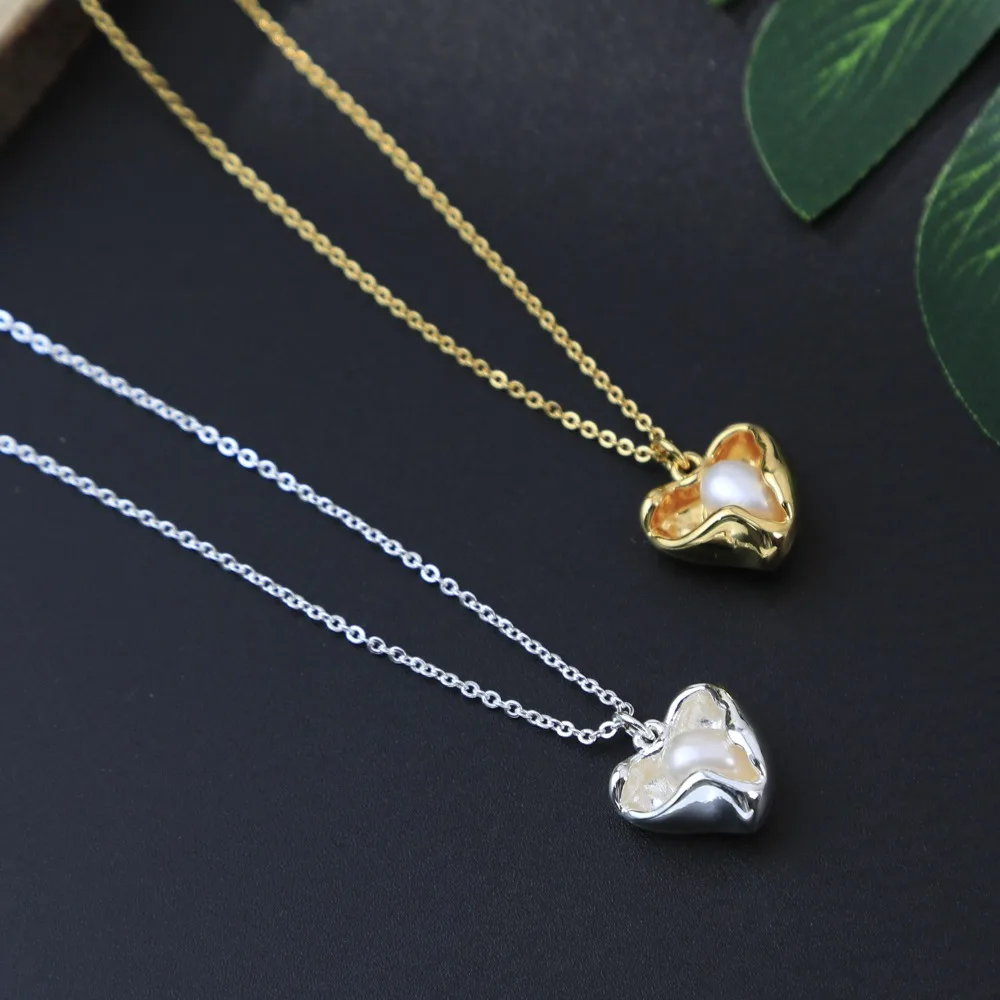 

2026 Classic New Arrival Freshwater Pearl Fashionable Love Pendant Light Luxury Necklace Niche Design Heart Clavicle Pendant