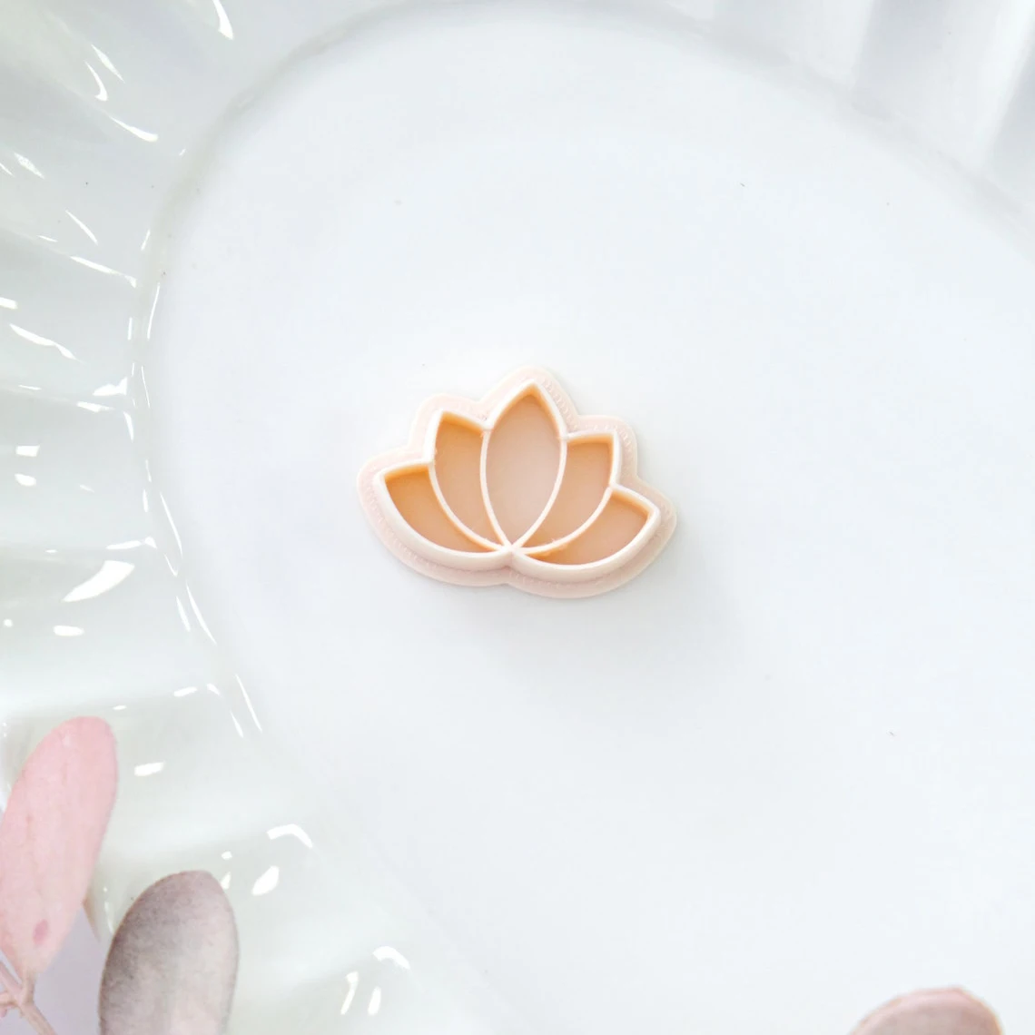 Flower Lotus Polymer Clay Cutter Floral Embossed Soft Pottery Molds Earring Jewellery Pendant Making Cutting DIY Clay Hand Tools