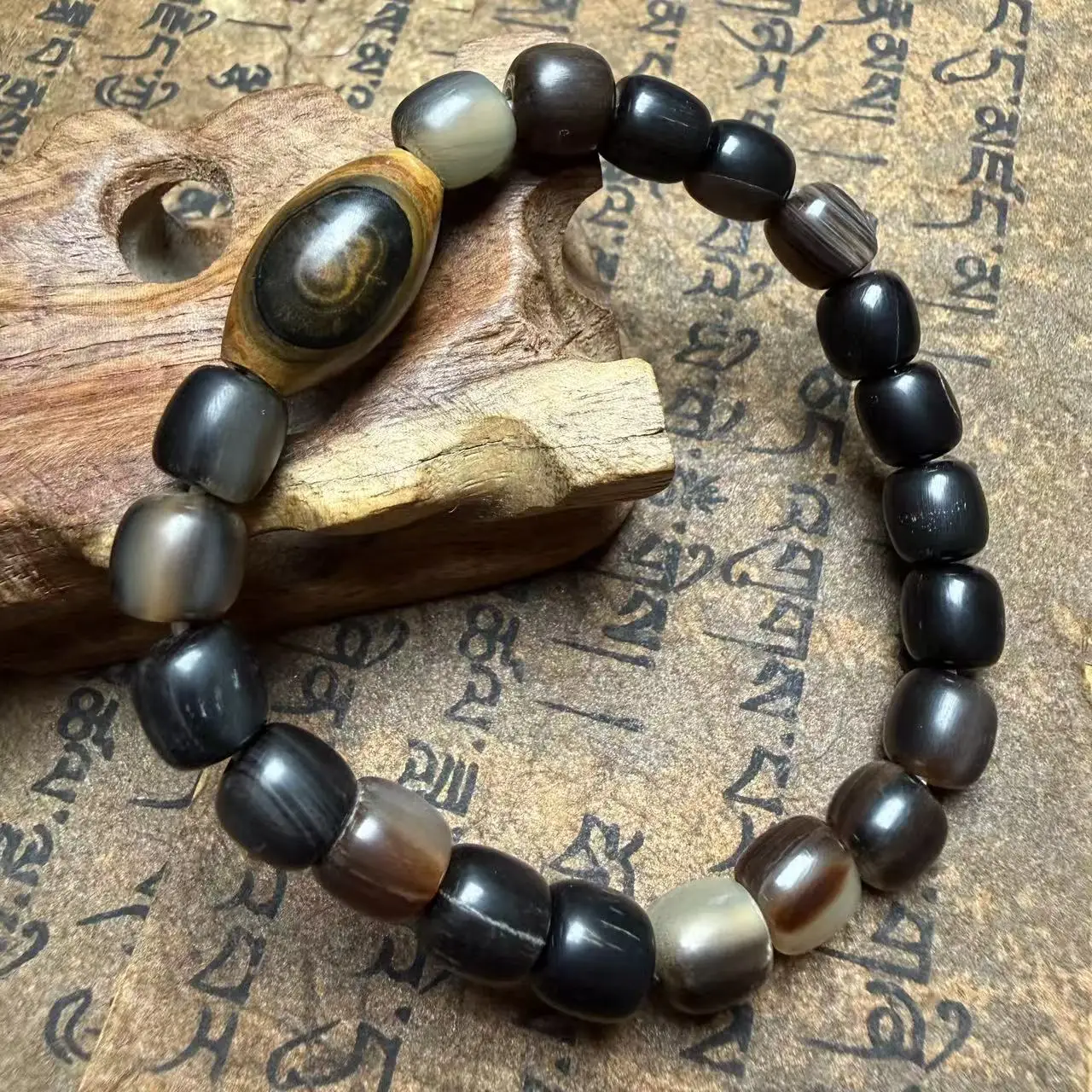 Rare natural Tibetan Old AgateMongolian DZi Calcified Black God of Wealth 1 Eye totem Bead Amulet bracelet 8mm 18x11mm