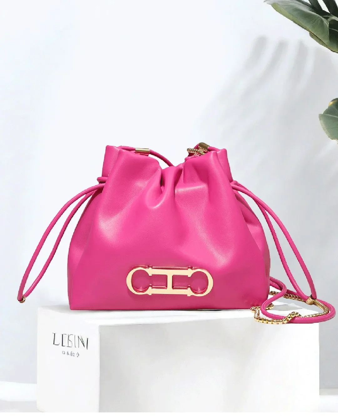 CH Luxus-Beuteltasche mit Kordelzug für Damen, goldfarbenes Metall-Logo, Ketten-Umhängetasche, Schulter-Messenger-Handtasche für den täglichen Pendelverkehr und Partys – Detail 1