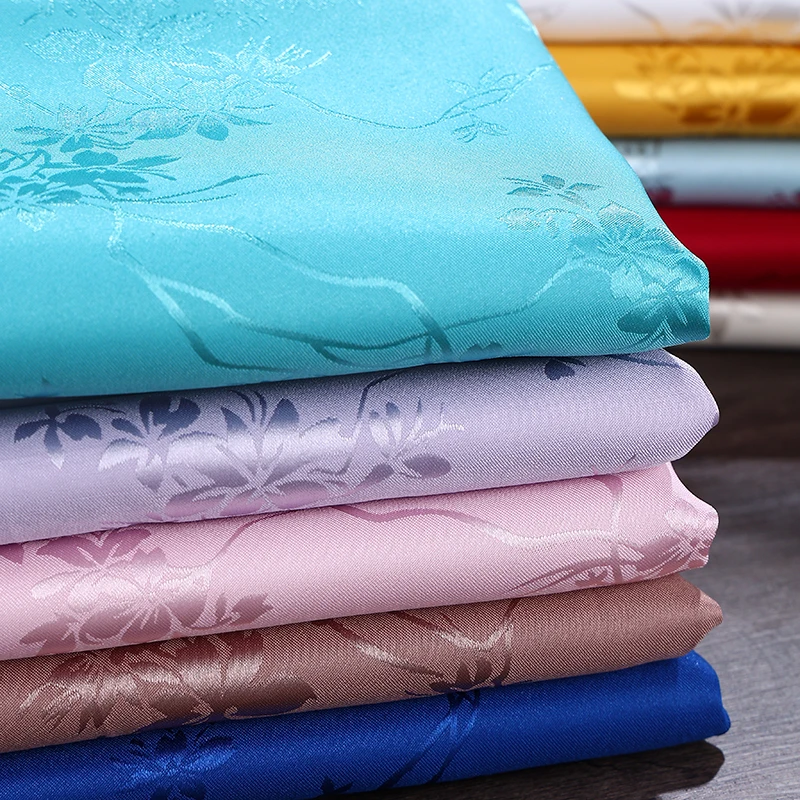 

Роскошная жаккардовая ткань с цветком на метр для платья, пижамы, кимоно Cheongsam, шитье своими руками, гладкая, мягкая, глянцевая ткань для рукоделия, красный цвет