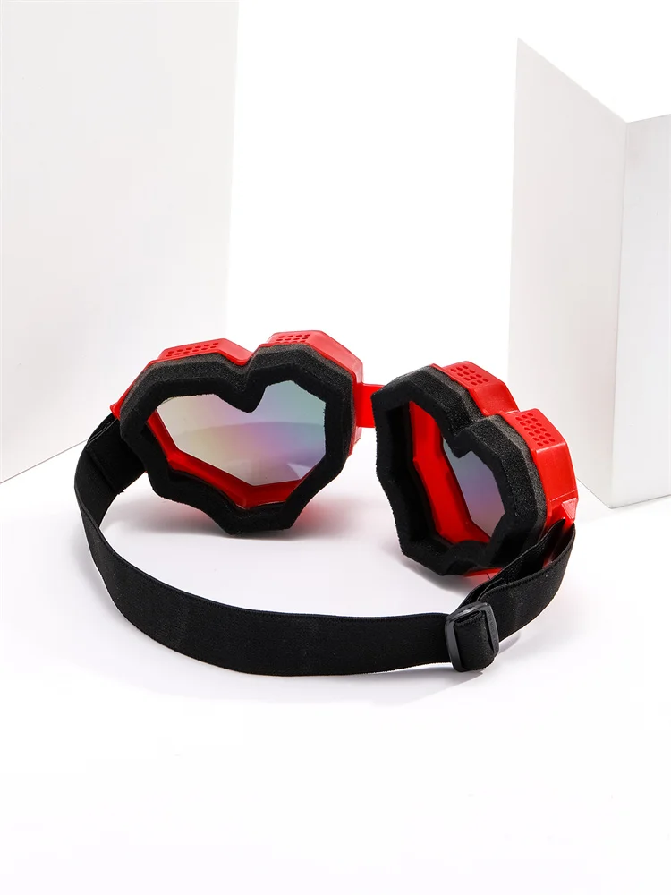 A Pair of PC Love-shaped Sunglasses, Wind-proof and Ultraviolet-proof Glasses, Love Ski Goggles.