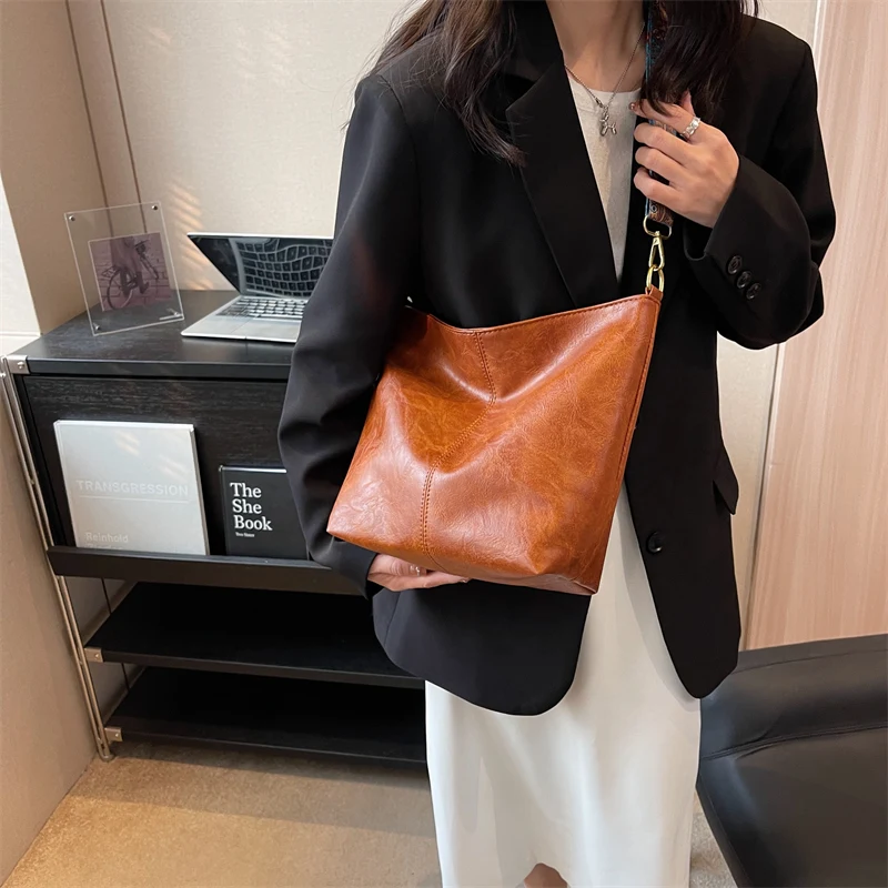 MOODS Retro Bucket Shoulder Bags For Women Soft PU Leather Solid Color Large Capacity Shopping Tote 2023 Designer Luxury Bag Sac