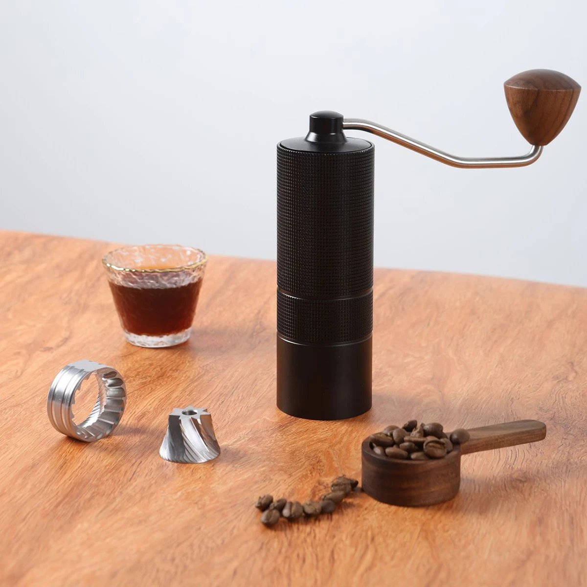 1Pc Coffee Grinder Manual Portable Stainless Steel Hand Operated Cafe Silver Mini Hand Bean Grinders Mill Coffee Making Tools