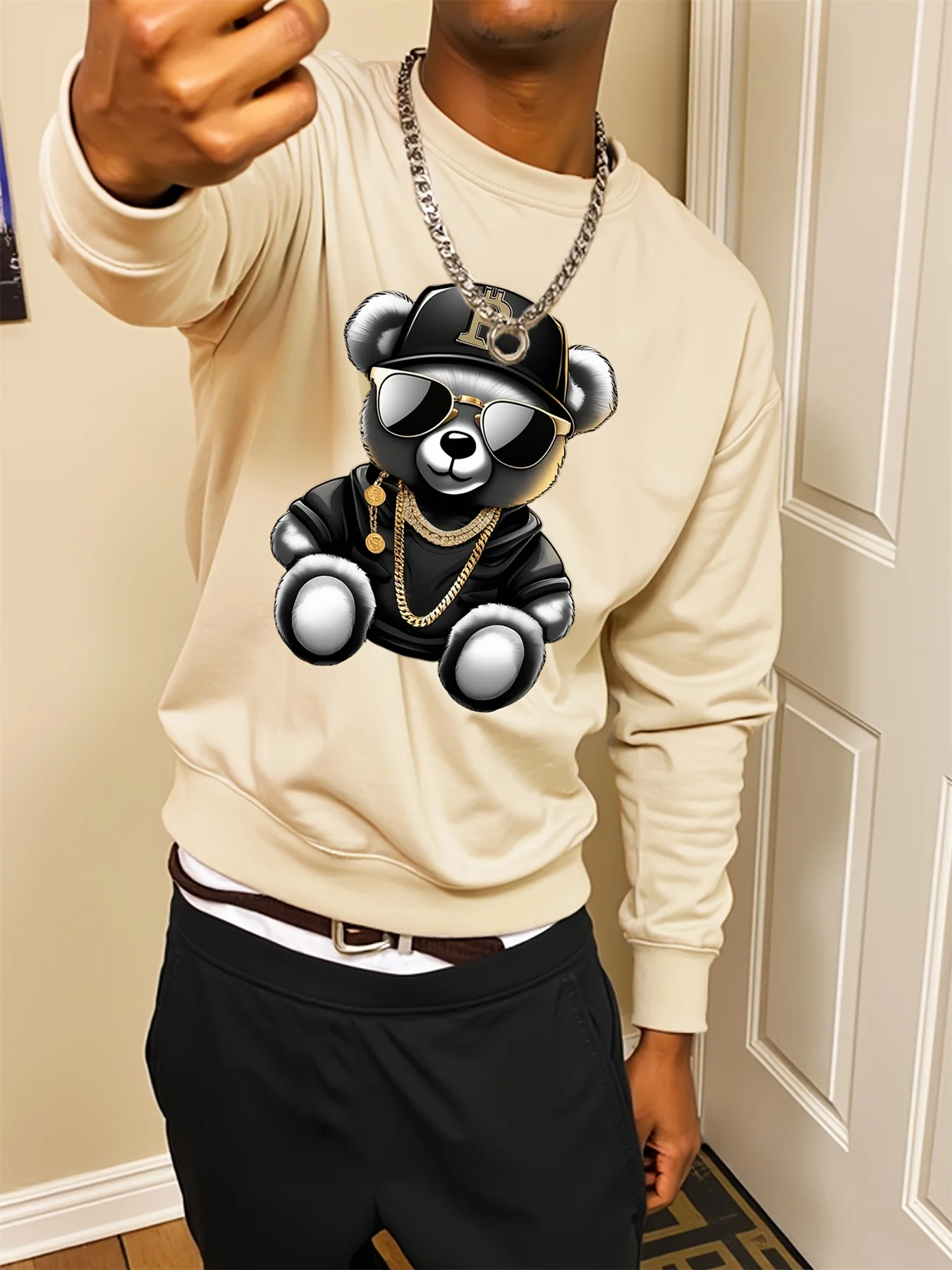Men's autumn and winter fashionable casual loose cool bear cartoon graphic print fleece long sleeved round neck sweatshirt